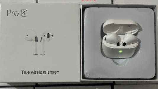 i80 TWS Bluetooth Earbuds with Wireless Charging - Cyber Store