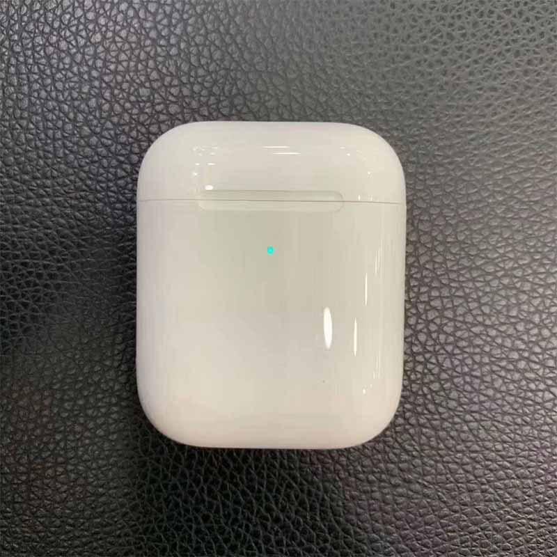i80 TWS Bluetooth Earbuds with Wireless Charging.
