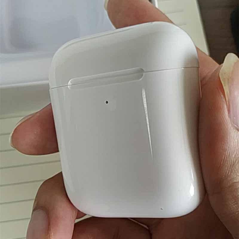i80 TWS Bluetooth Earbuds with Wireless Charging.